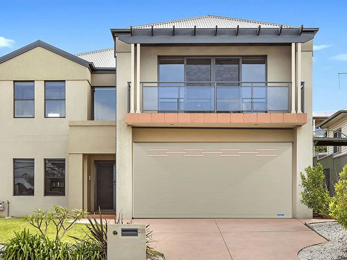 Cách 3: Nhận biết bằng logo đóng gói, thông số kỹ thuật