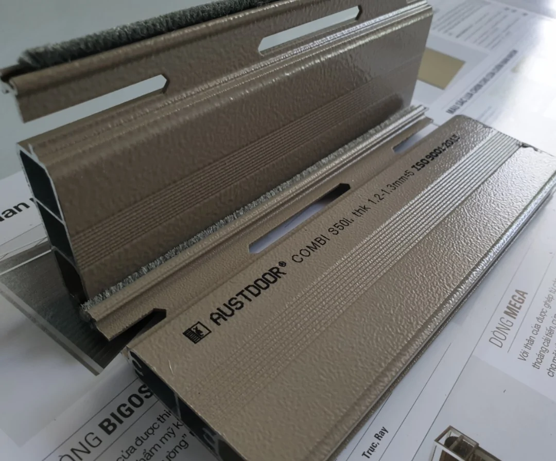 Cửa cuốn khe thoáng S50i