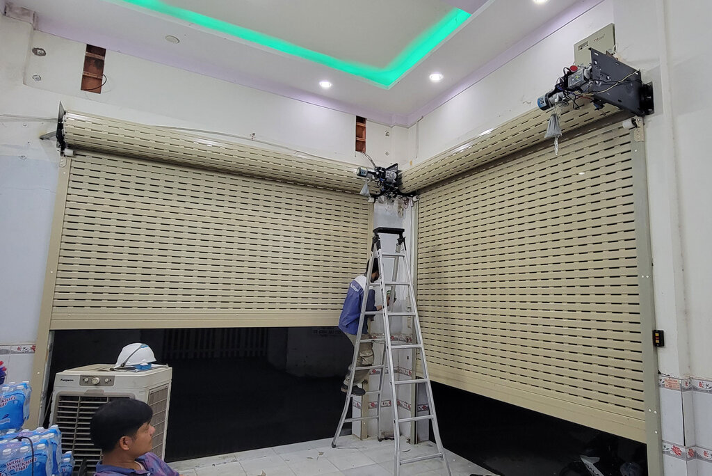 Dịch vụ lắp đặt cửa cuốn chất lượng cao tại Vship 1 Bình Dương