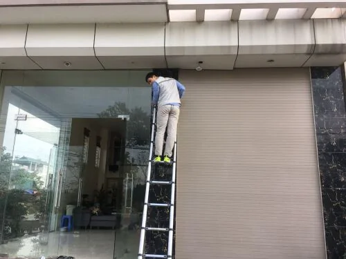 Lắp đặt cửa cuốn AustDoor tại Dĩ An, Bình Dương