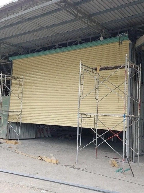 Cửa Cuốn Đài Loan Kéo Tay Lá 7 Dem